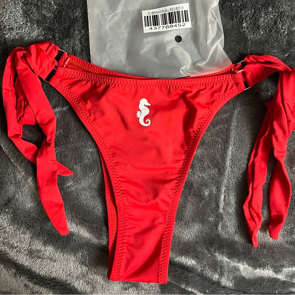 Tie bikini bottoms